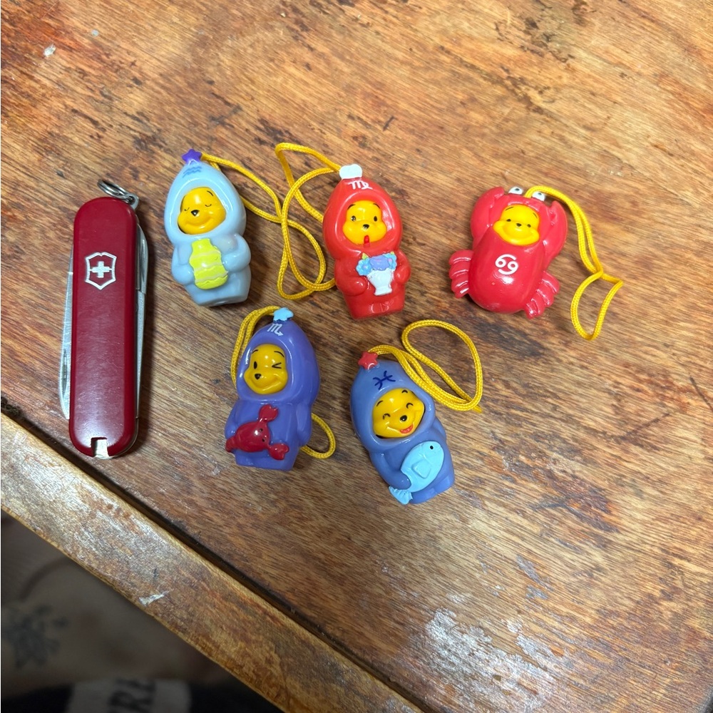 Vintage Peek-A-Pooh Horoscope/Zodiac Figures Tomy